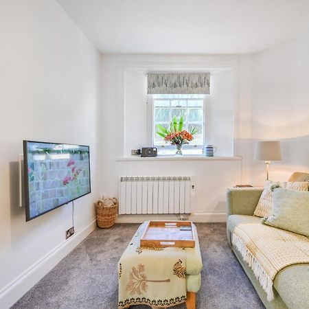 Tramontane Apartment At Hesketh Crescent Торки Екстериор снимка