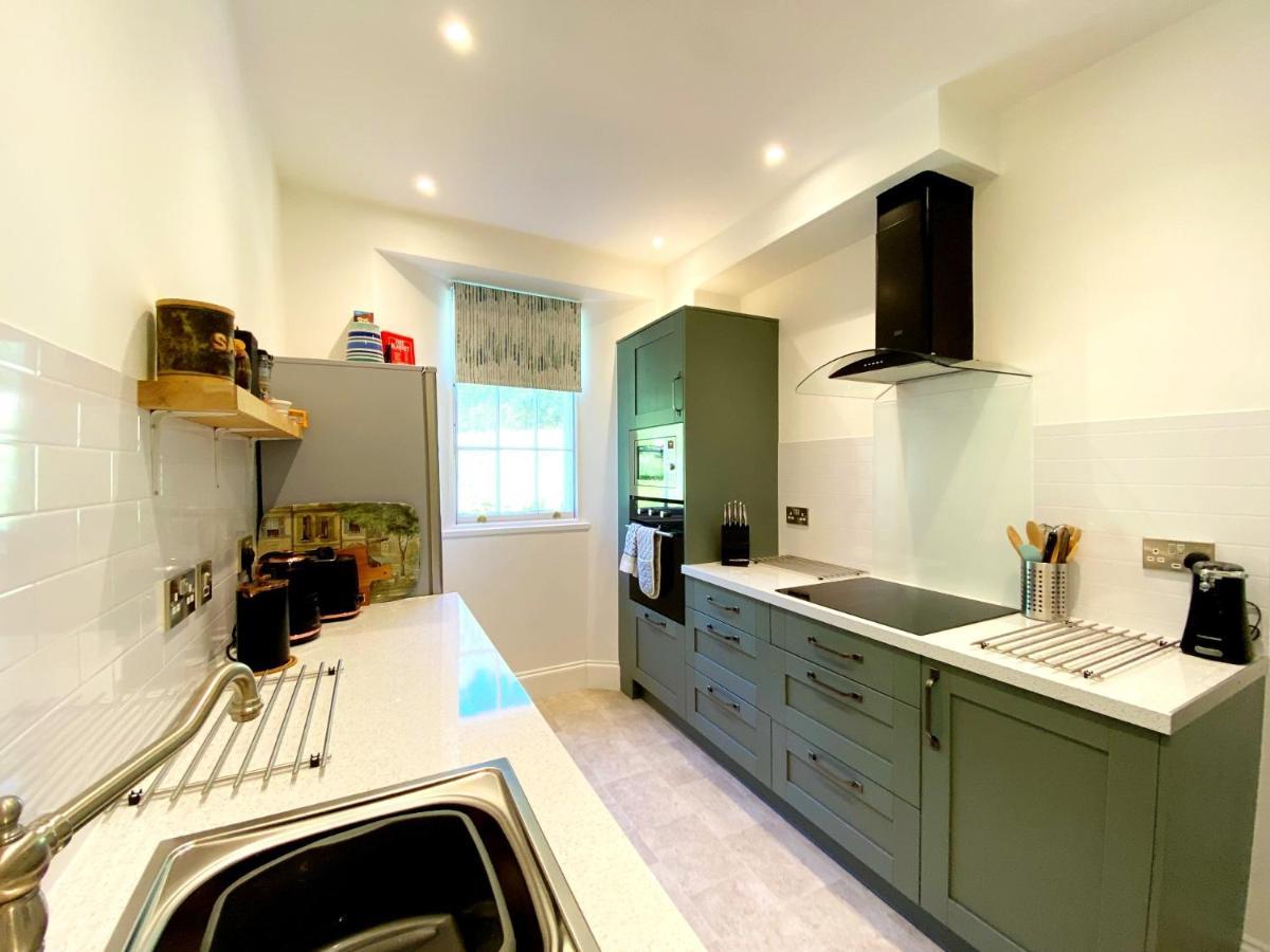 Tramontane Apartment At Hesketh Crescent Торки Екстериор снимка