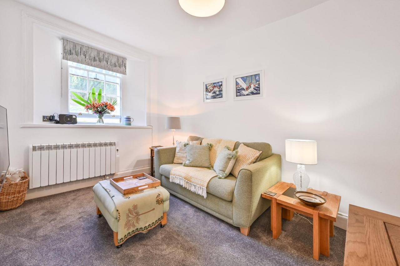 Tramontane Apartment At Hesketh Crescent Торки Екстериор снимка