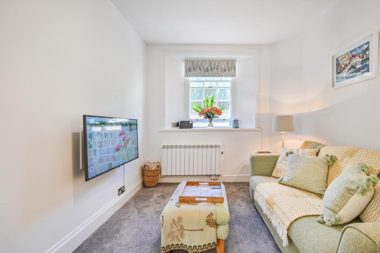 Tramontane Apartment At Hesketh Crescent Торки Екстериор снимка
